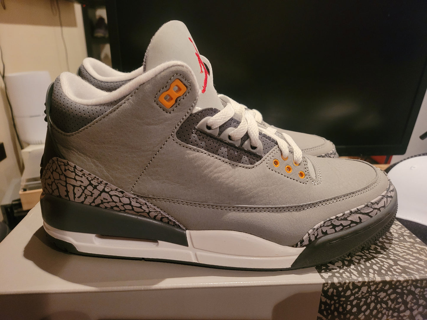 JORDAN 3 RETRO -COOL GREY