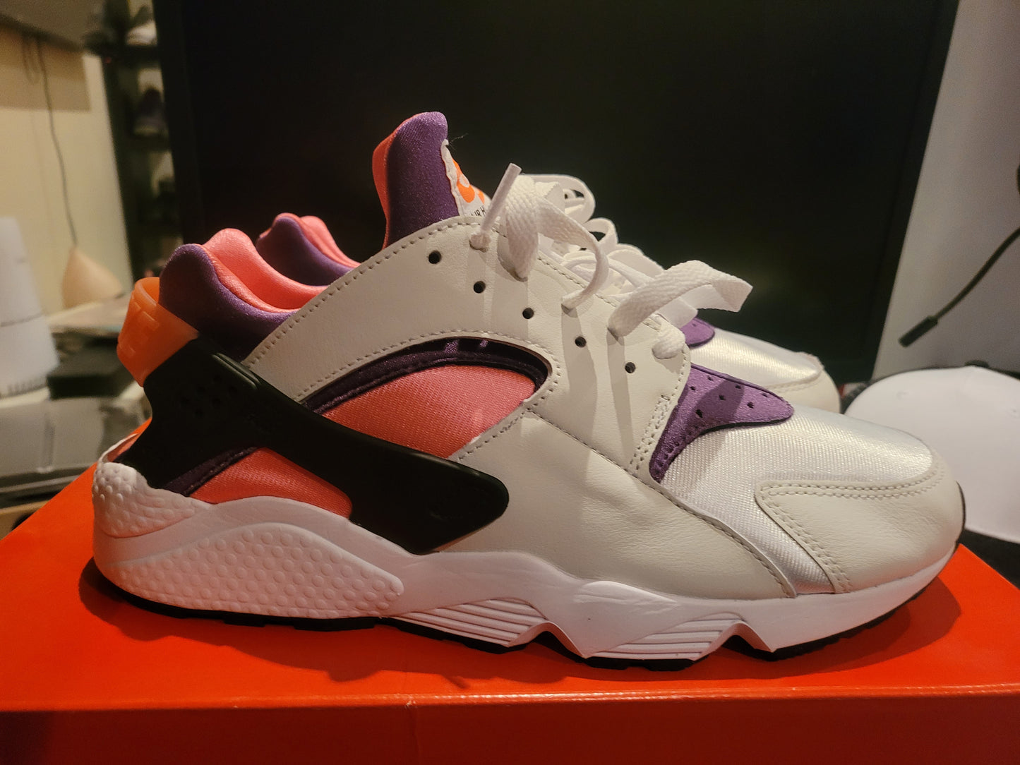 NIKE AIR HUARACHE - BRIGHT MANGO