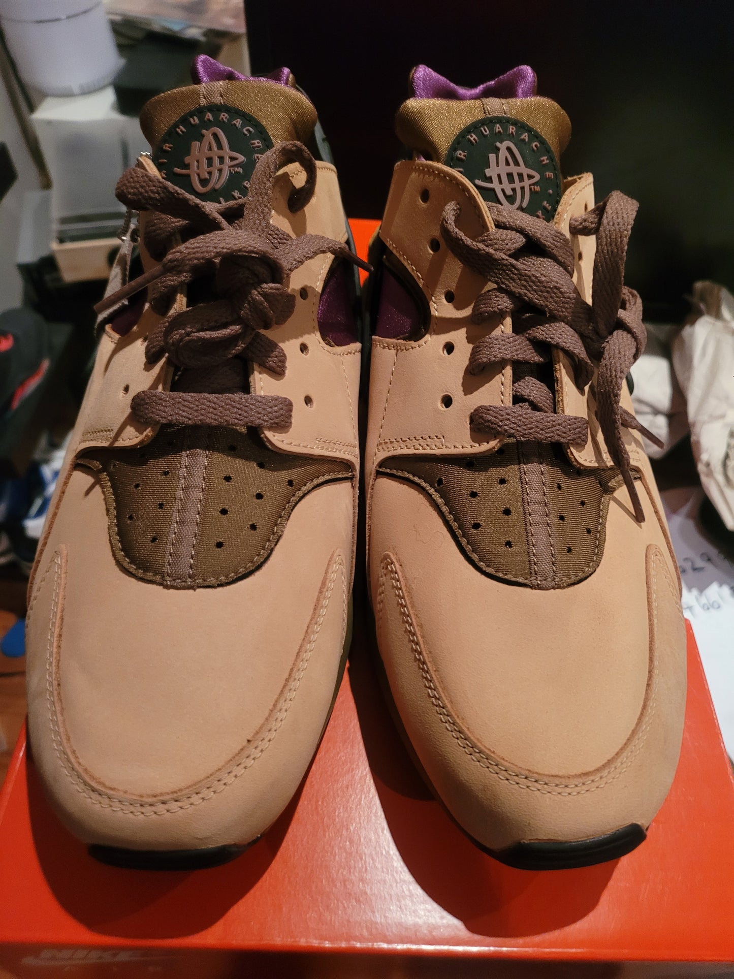 NIKE HUARACHE - PRALINE
