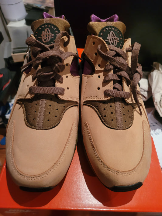 NIKE HUARACHE - PRALINE