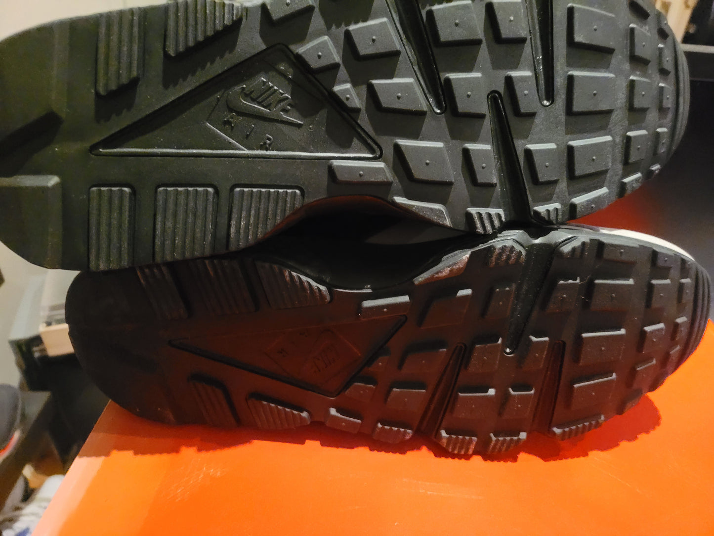 NIKE HUARACHE LE - SHADOW
