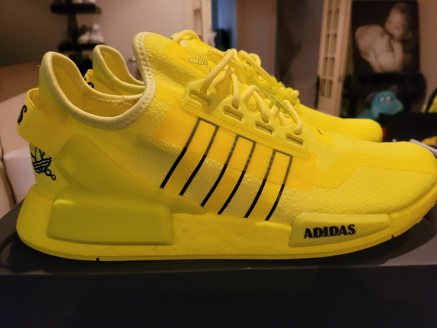 ADIDAS NMD - SOLAR YELLOW R1
