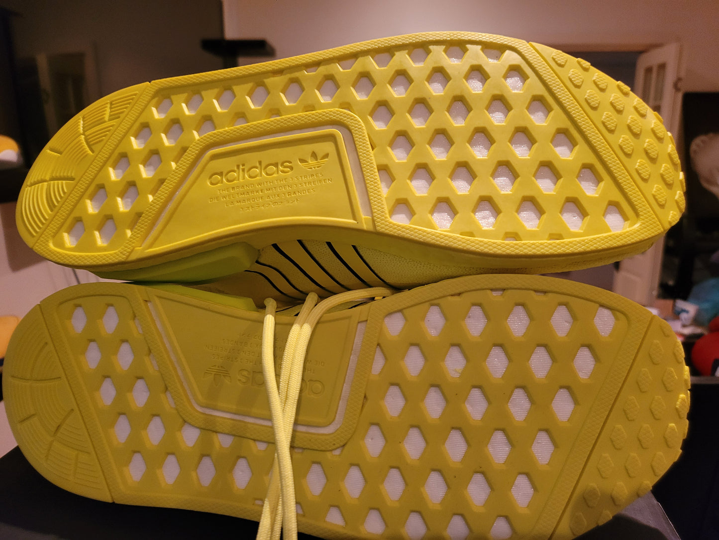 ADIDAS NMD - SOLAR YELLOW R1