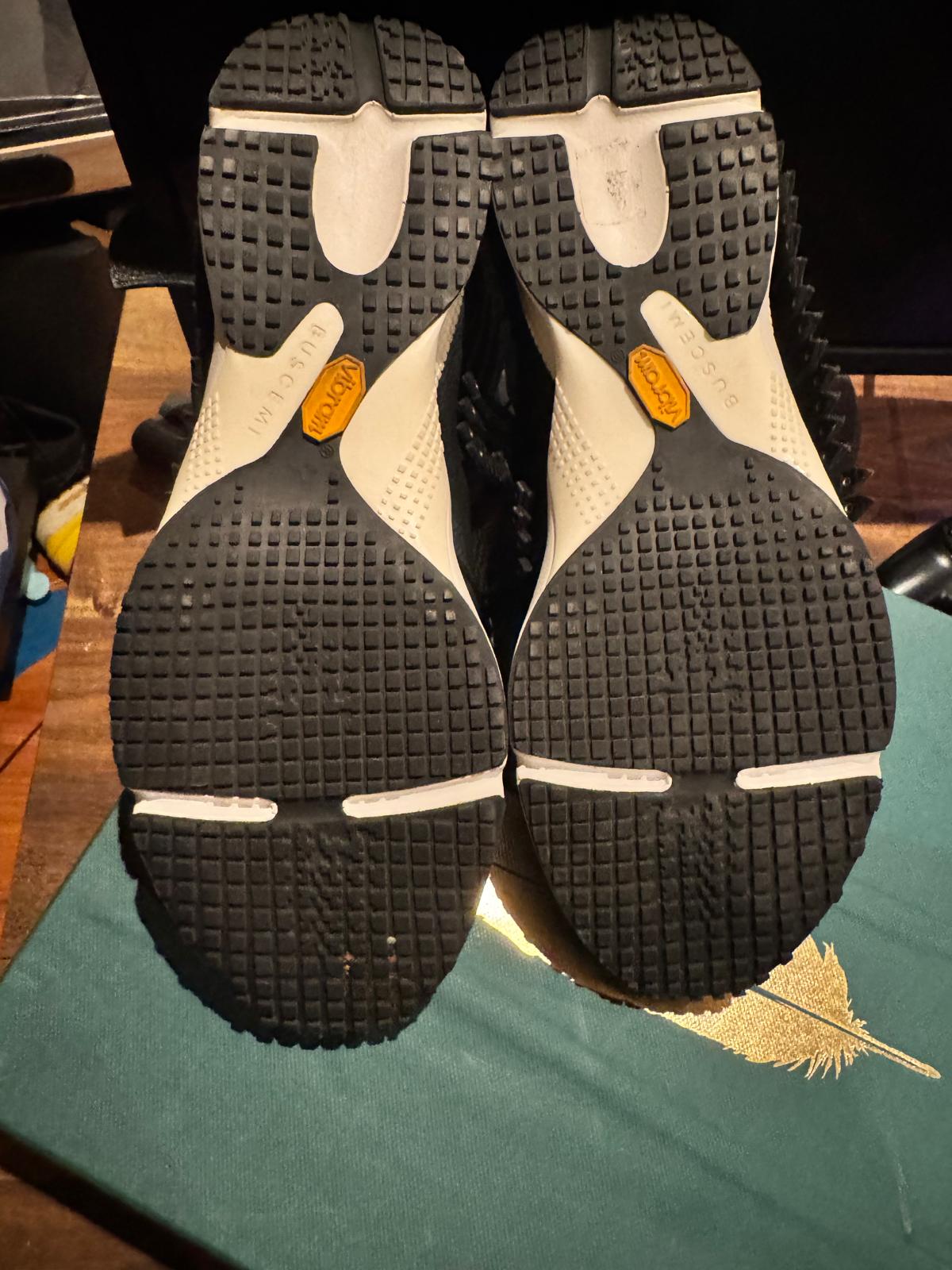 BUSCEMI GLADIATOR RUNNER