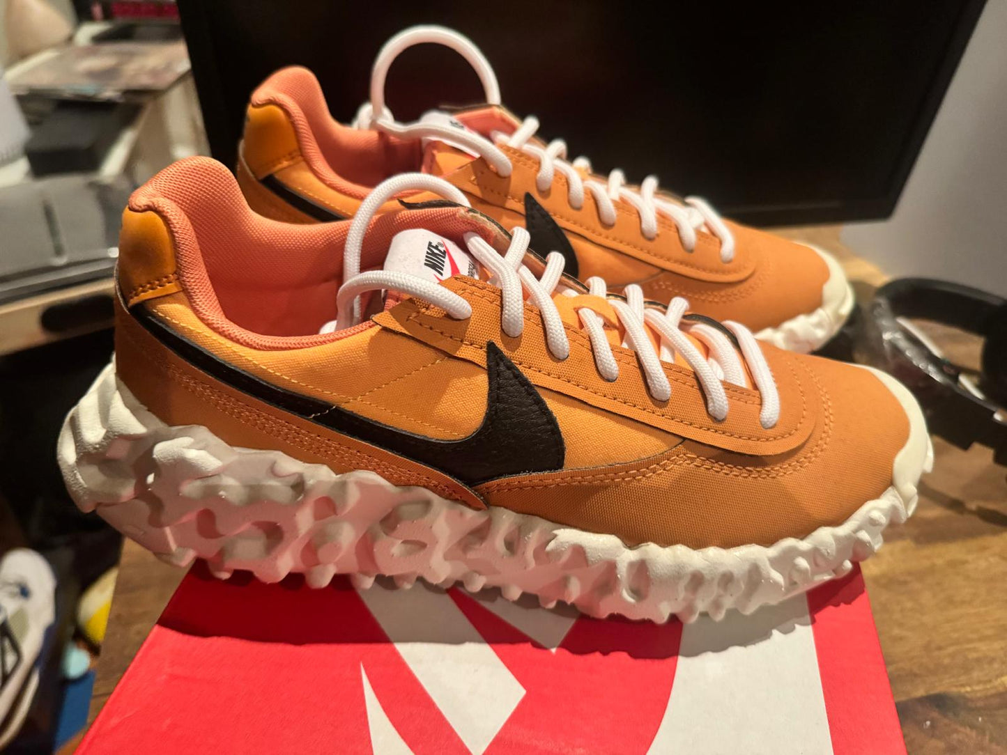 NIKE OVERBREAK