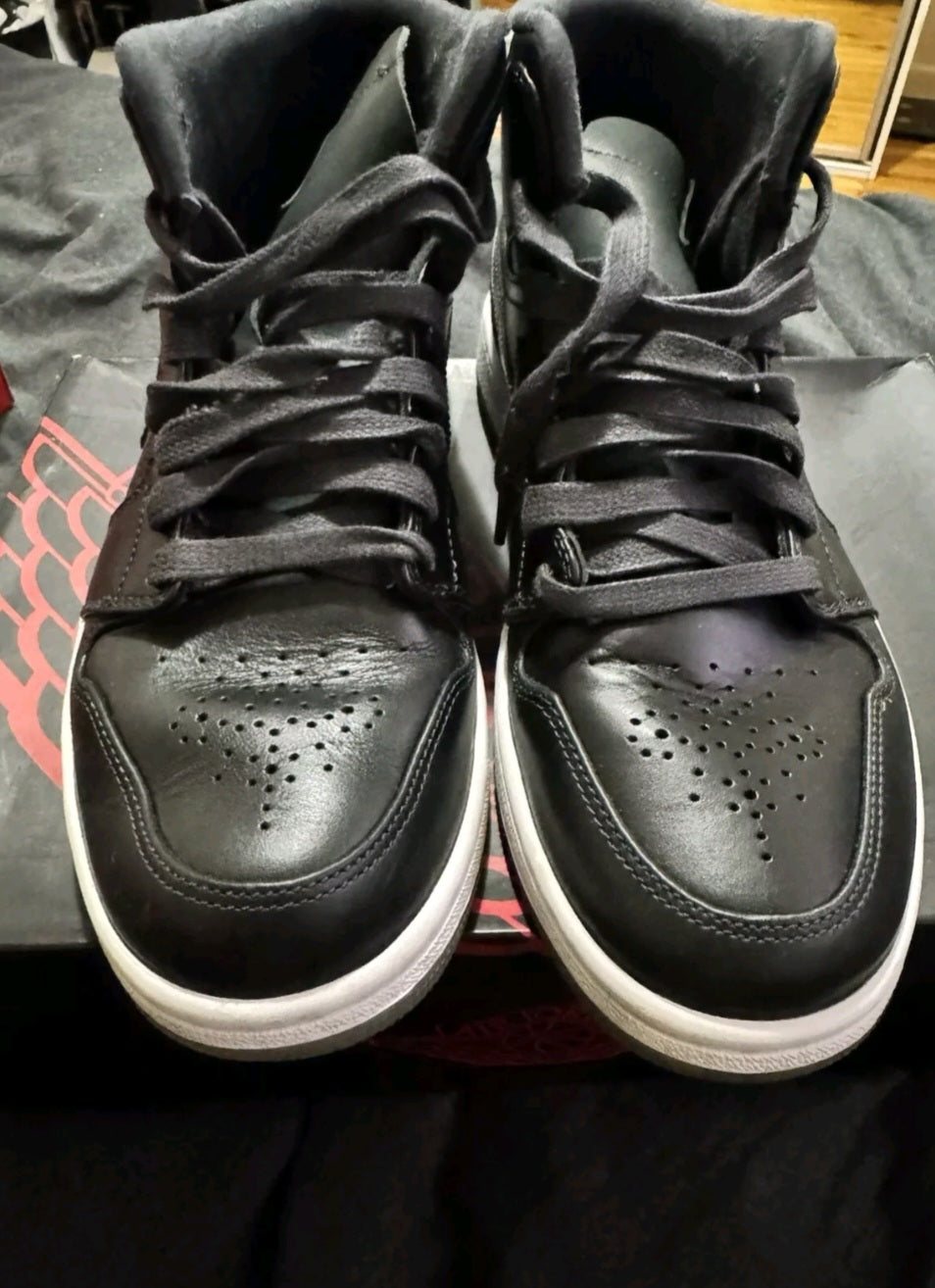 JORDAN 1 MID - NOUVEAU