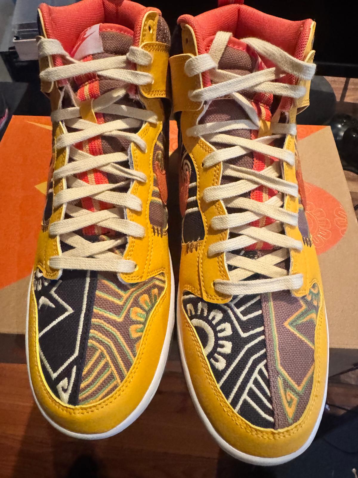 NIKE DUNK HI - SOMOS FAMILIA